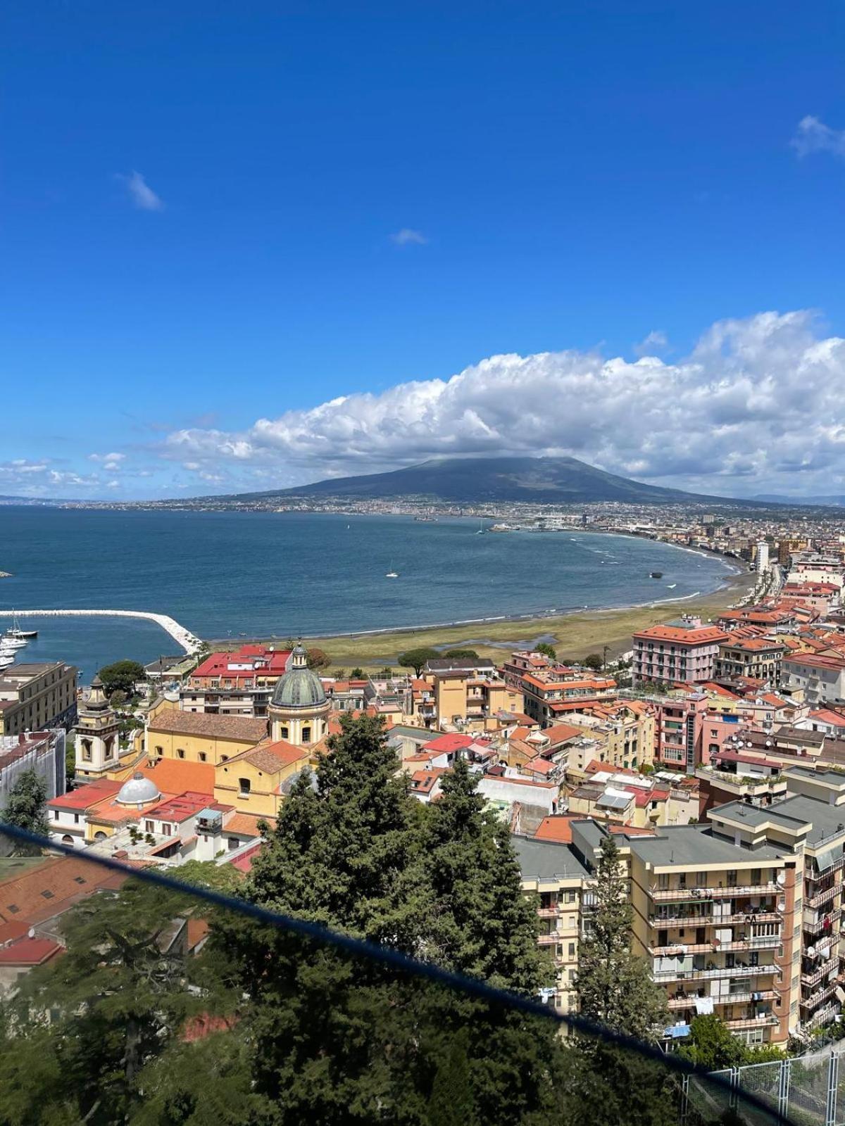 Central Apartment Castellammare di Stabia Exterior photo
